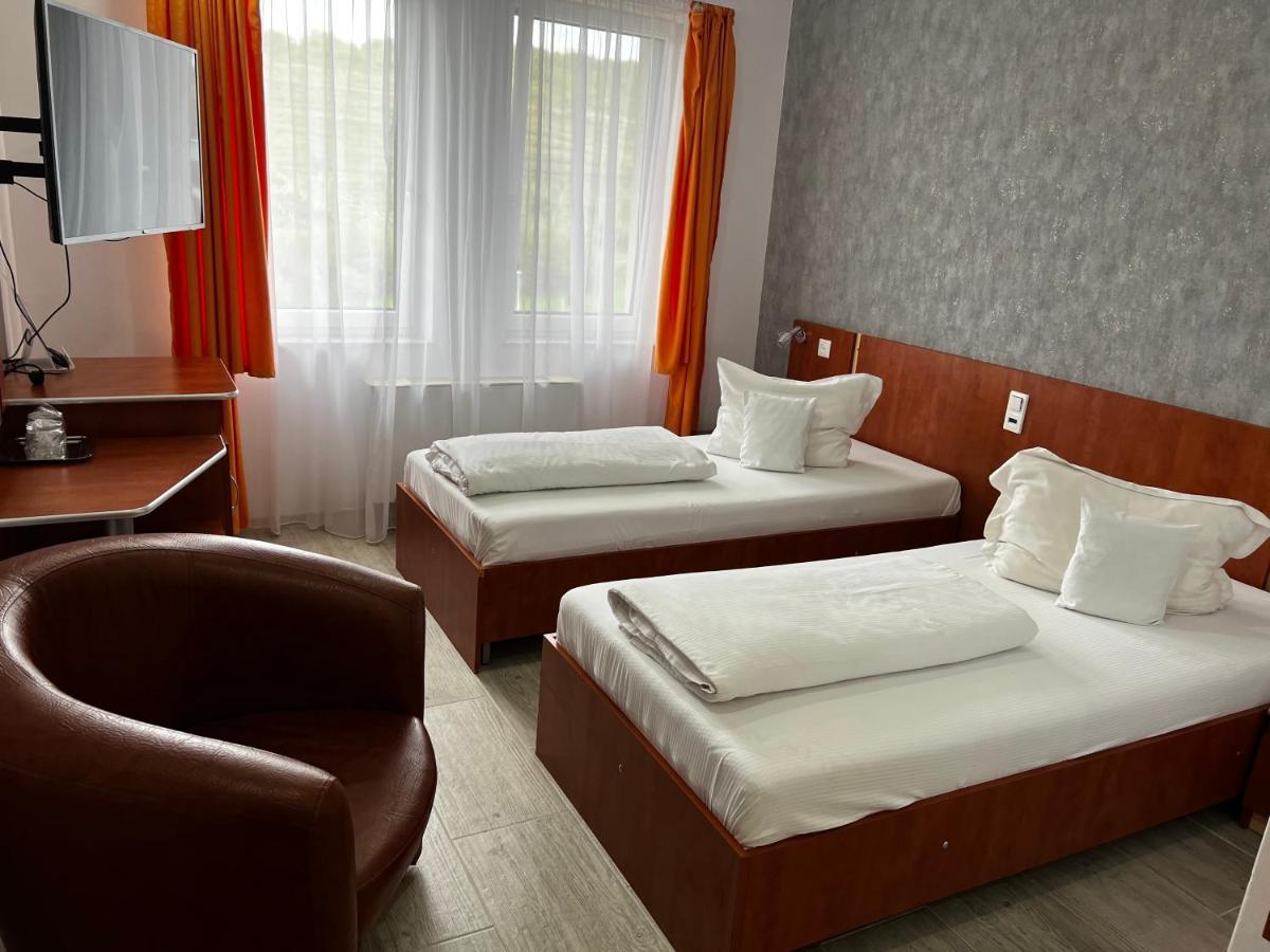 Silver Hotel Oradea Extérieur photo