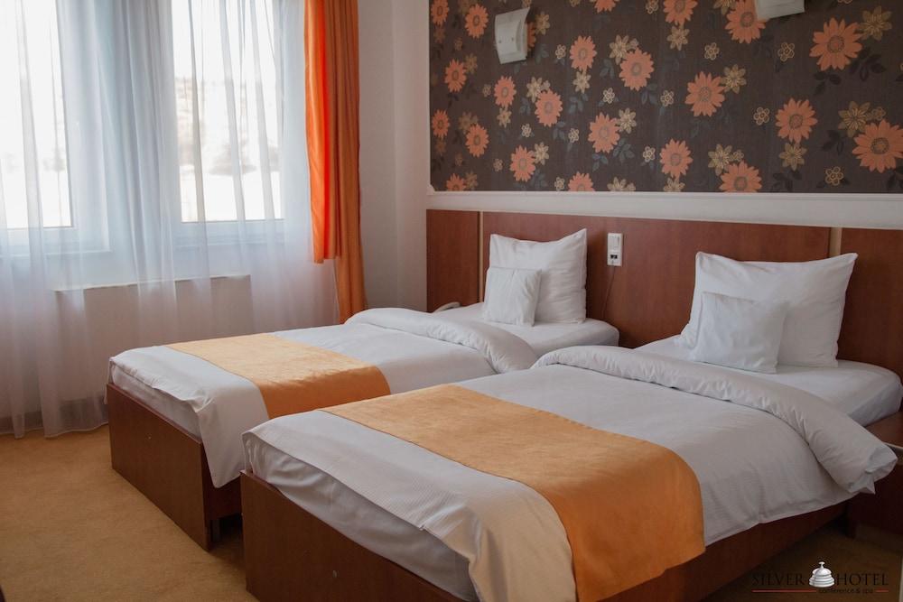 Silver Hotel Oradea Extérieur photo