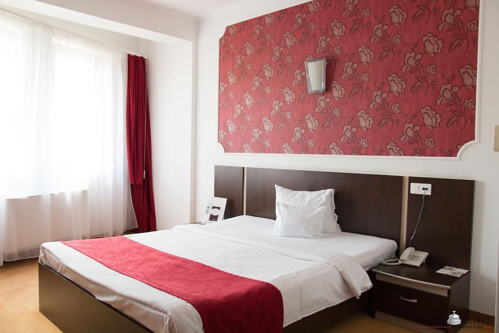 Silver Hotel Oradea Extérieur photo